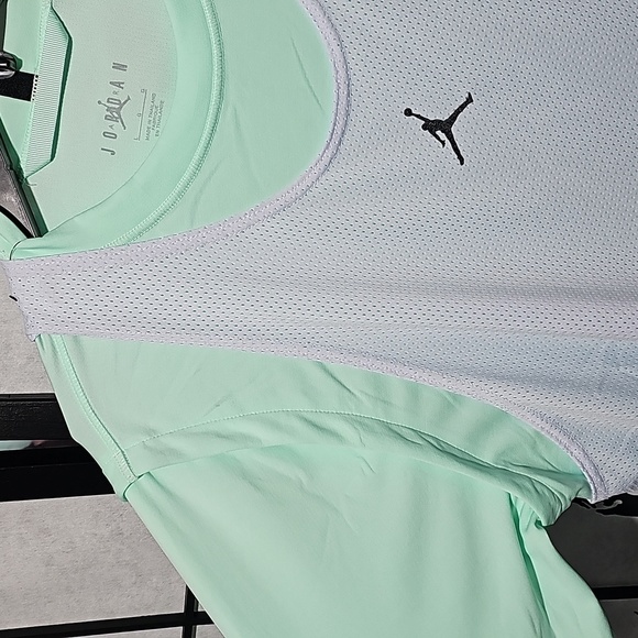 Jordan 3 in 1 Statement T-Shirt Tank Combo Size Large NWT - Picture 4 of 10